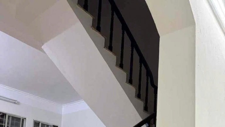 Cho thuê nhà làm VP kinh doanh, TT dạy học Phố Hoàng Ngân, 3 tầng, 90m2, MT 5m, 19 Triệu